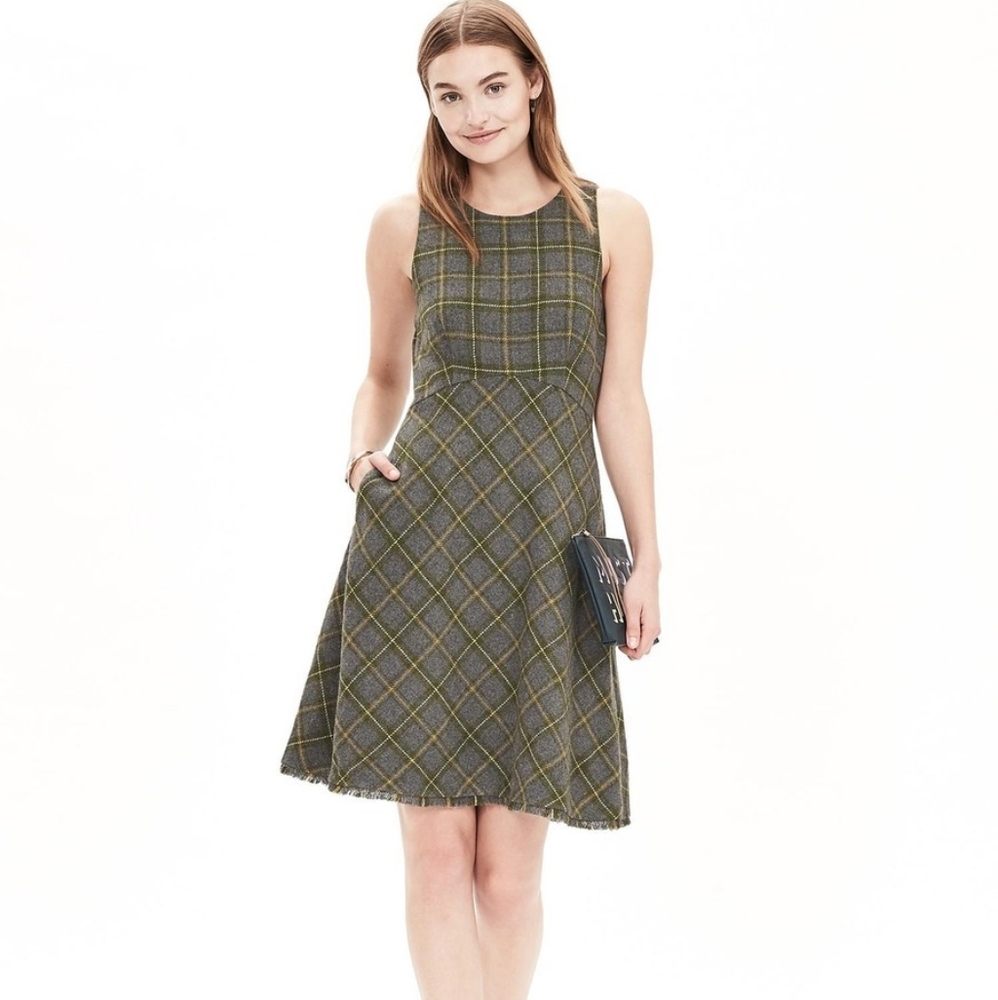 Banana Republic Fit And Flare Plaid, Wool Blend Dress Size 10